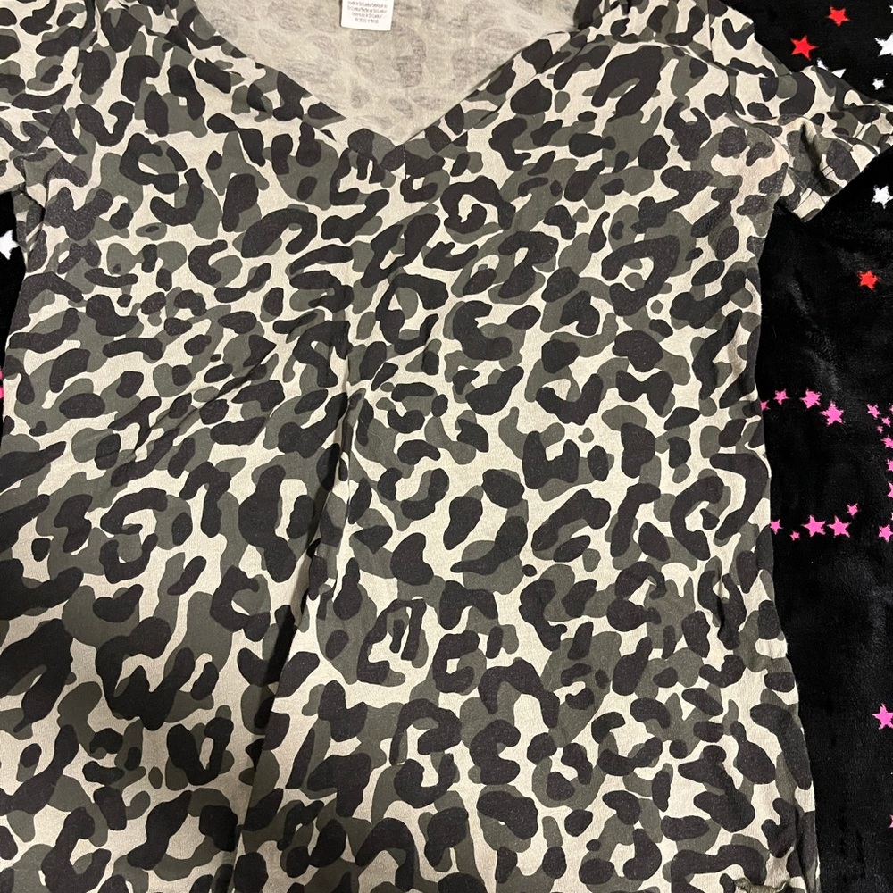 VS PINK Tee